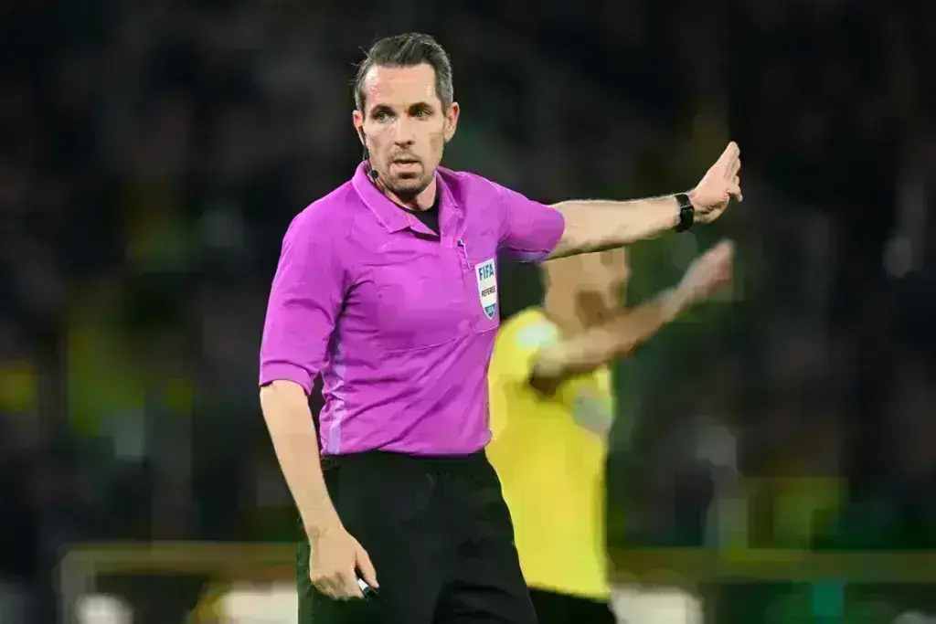 Σούπερ Λίγκα: Αυτοί σφυρίζουν τα ντέρμπι της αγωνιστικής - Ο Στίλερ στο Φάληρο, ο Λιντχάουτ στην Τούμπα