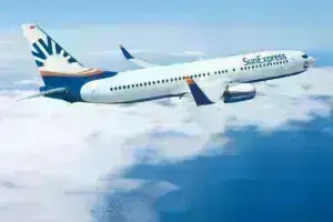 «Τα έχασε» η παρουσιάστρια: Πιλότος την πέταξε έξω από το αεροπλάνο μαζί με την οικογένειά της – Ο λόγος που έγινε έξω φρενών