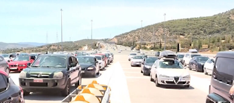 Κορυφώνεται η επιστροφή των εκδρομέων του Πάσχα: Που υπάρχουν προβλήματα [χάρτες]