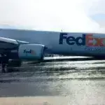 Σοκαριστική προσγείωση αεροπλάνου: Έκανε αναγκαστική προσγείωση στο αεροδρόμιο με την «κοιλιά» [βίντεο]