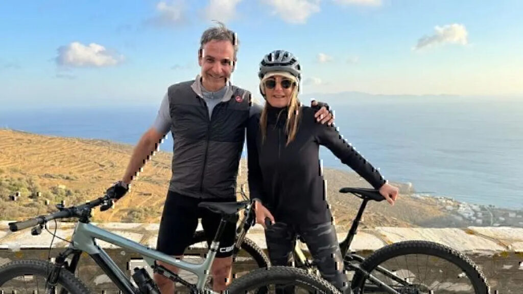 Ανάρτηση Μητσοτάκη για το Πάσχα: Βόλτα με το ποδήλατο μετά το αρνί, βοηθάει και στη χώνεψη