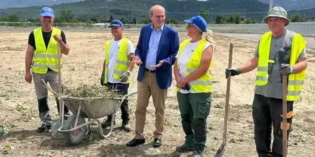 Επίσκεψη κλιμακίων της ΝΔ, με επικεφαλής τον υπ. Οικονομίας Κωστή Χατζηδάκη, σε Τρίκαλα και Μαγνησία
