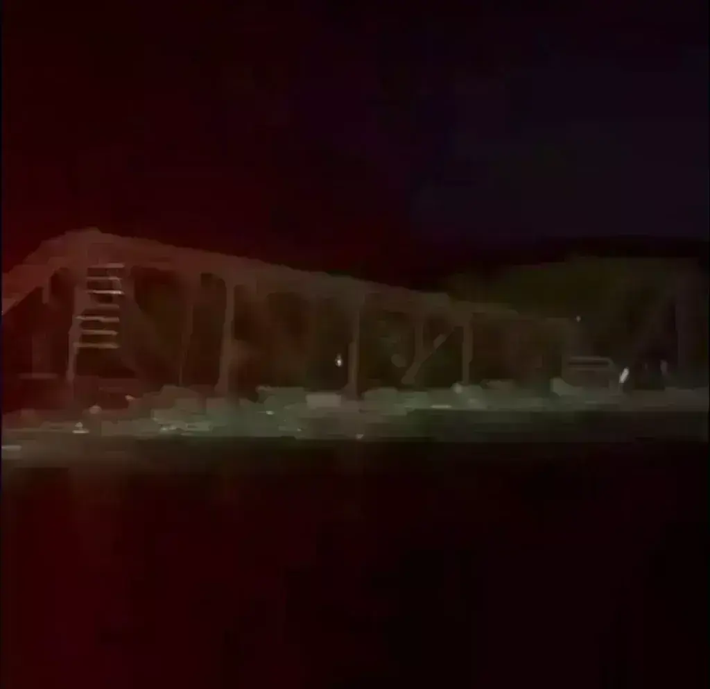 ΗΠΑ: Κατέρρευσε γέφυρα τρένου σε ποτάμι μετά από πλημμύρα στην Αϊόβα