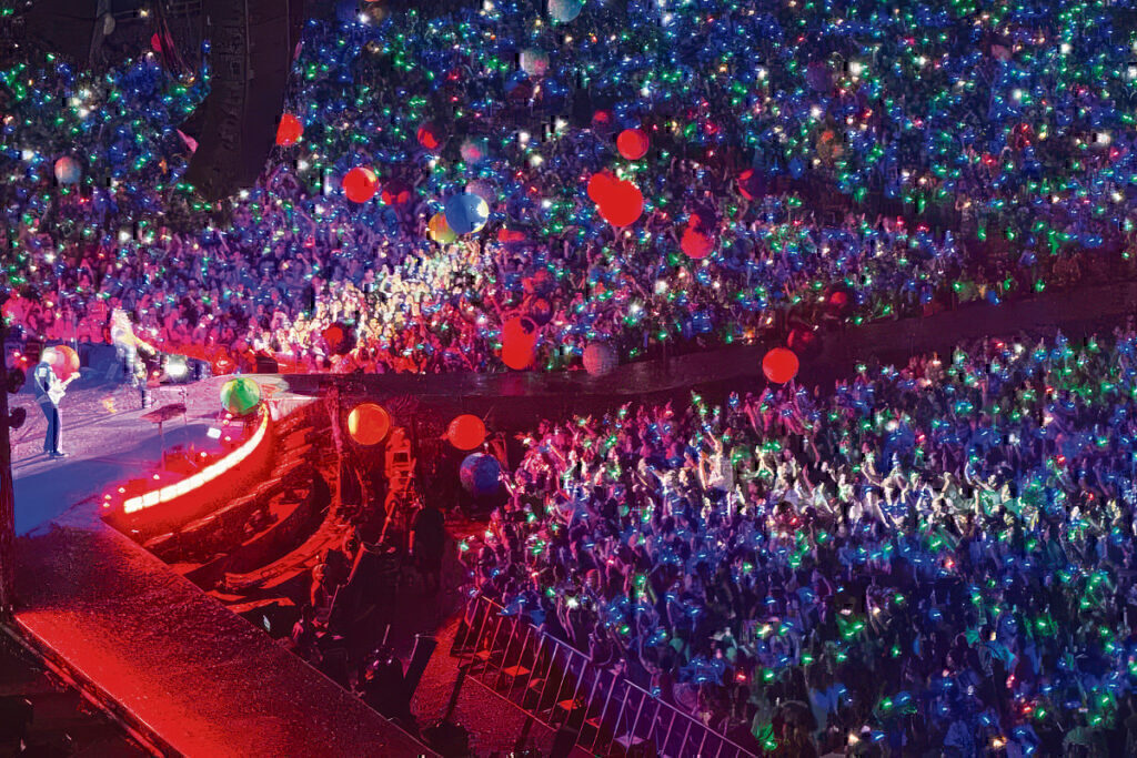 Coldplay: Τι είδε ο ΕΤ στο «καυτό» υπερθέαμα