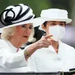 Βασίλισσα Καμίλα: Ο εκπληκτικός λόγος που η αυτοκράτειρα της Ιαπωνίας φορούσε μάσκα κατά τη διάρκεια της βόλτας τους