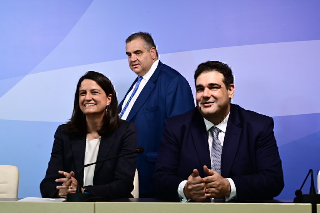 Τελετή παράδοσης-παραλαβής στο υπουργείο Εσωτερικών