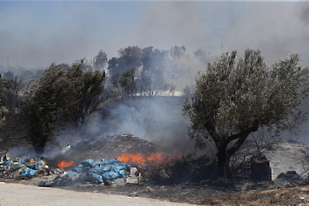 Κυκλοφοριακές ρυθμίσεις στη λεωφόρο Βάρης-Κορωπίου λόγω πυρκαγιάς