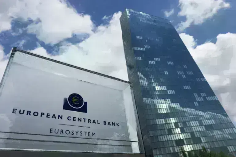 ΕΚΤ: Στη συνεδρίαση της Πέμπτης 6/5 αναμένεται η πρώτη μείωση επιτοκίων – Πότε θα μειωθούν οι 