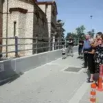 ΑΕΚ: Τίμησε τον Μιχάλη Κατσούρη δίνοντας το όνομά του στην πεζογέφυρα έξω από το γήπεδο