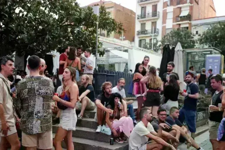 Τουρισμός: «Καίνε» τα Airbnb στα νησιά