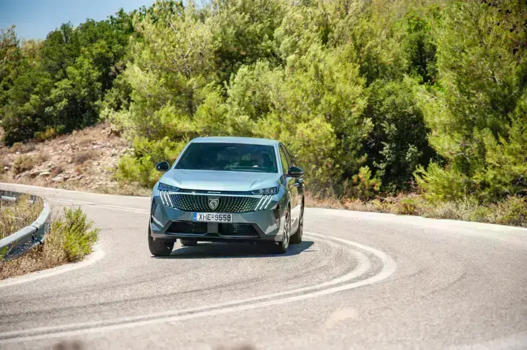 Δοκιμή Peugeot 3008 1.2 Hybrid e-DCS6: Μerveilleux (υπέροχο)!
