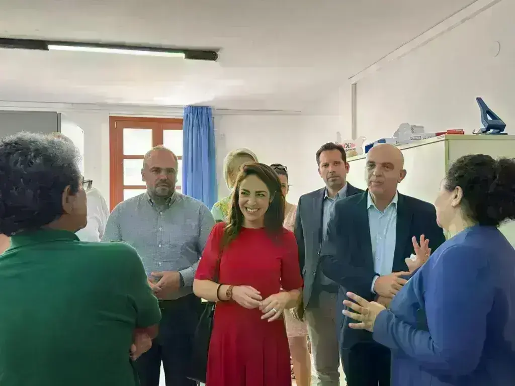 «Απόβαση» (και) στη Σύρο για την Δόμνα Μιχαηλίδου