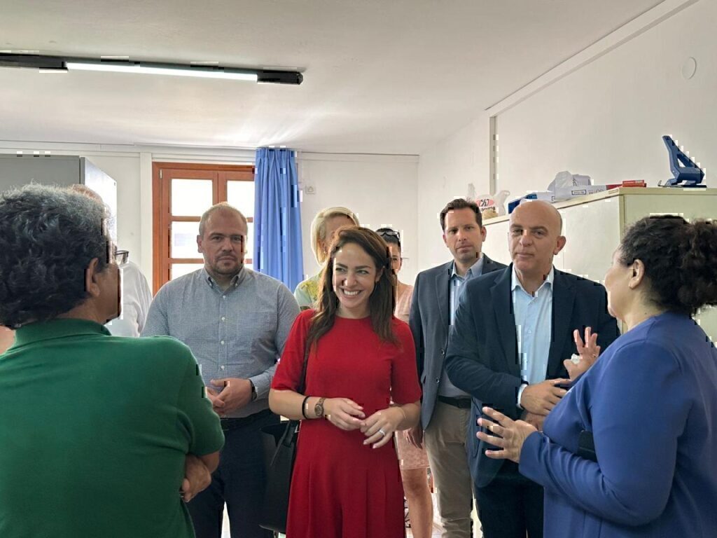 «Απόβαση» (και) στη Σύρο για την Δόμνα Μιχαηλίδου