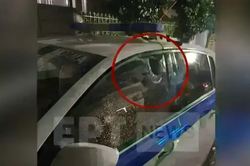 Χαλάνδρι: Ρομά επιτέθηκαν σε αστυνομικούς και τους πήραν το περιπολικό