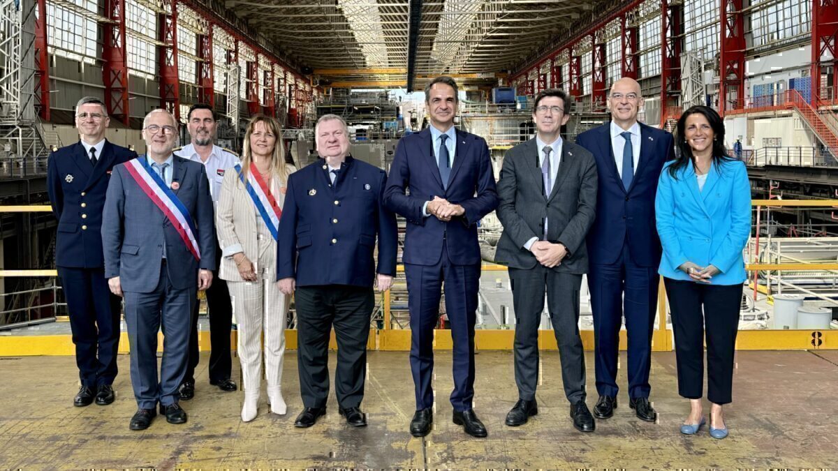 Μητσοτάκης: Στα ναυπηγεία του Λοριάν για τις φρεγάτες Belh@rra