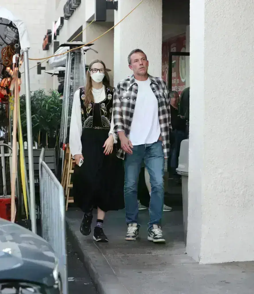 Τζένιφερ Λόπεζ: Τέλος η βέρα για τον Μπεν Άφλεκ ενώ εκείνη κάνει διακοπές στην Ιταλία
