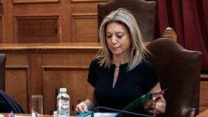 Καρυστιανού για τραγωδία στη Χίο: «Η λέξη εισβολή μετατράπηκε σε εισβολείς»