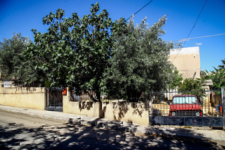 Φρίκη στα Λιόσια: Ποινική δίωξη στον 59χρονο που έκαψε την σορό του πατέρα του – Μεταθανάτιες οι κακώσεις στη σορό