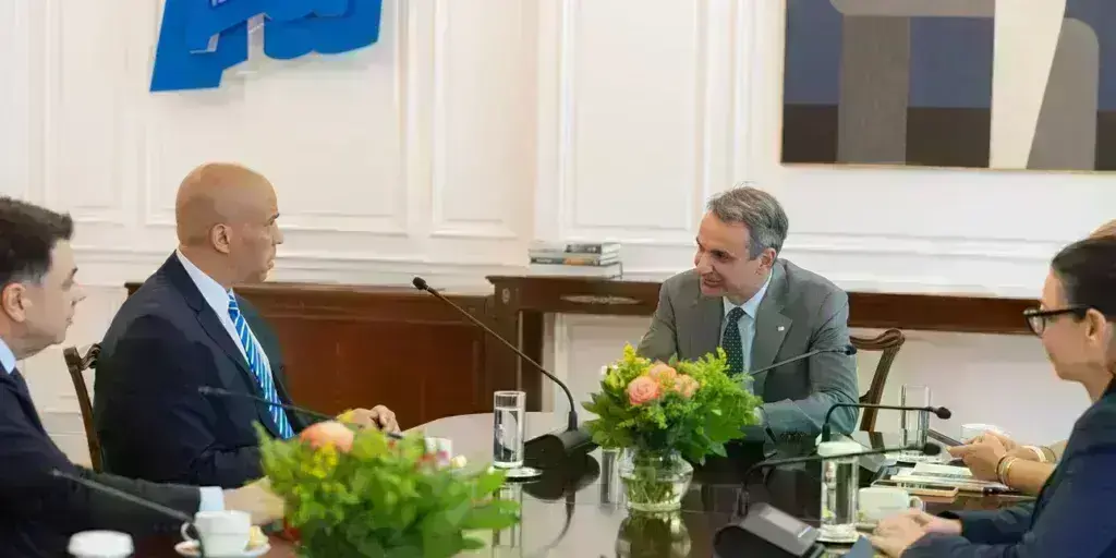 Τι είπαν Μητσοτάκης και Γερουσιαστής των ΗΠΑ, Κόρι Μπούκερ στο Μαξίμου