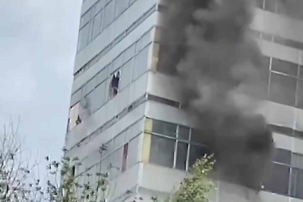 Τραγωδία στη Ρωσία: 7 νεκροί από την φωτιά που ξέσπασε σε πρώην ινστιτούτο ερευνών στη Μόσχα – 2 άτομα πήδηξαν στο κενό
