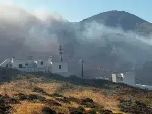 Υπό έλεγχο η φωτιά στη Σέριφο