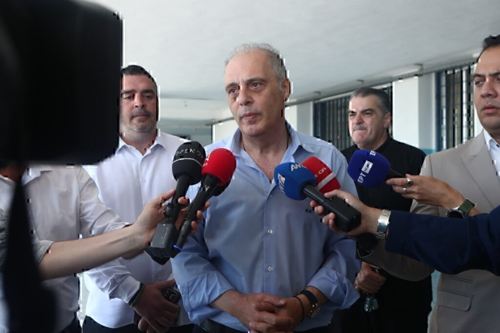 Ο Βελόπουλος ζητά «εκλογές τώρα» – «Μαρτύριο η καθημερινότητα των Ελλήνων»