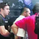 Βασίλης Παλαιοκώστας: Καταζητούμενος Νο1, βιβλίο Νο2 – Παρουσιάζει την παιδική και την εφηβική του ηλικία – Τι θυμάται από τη μητέρα του