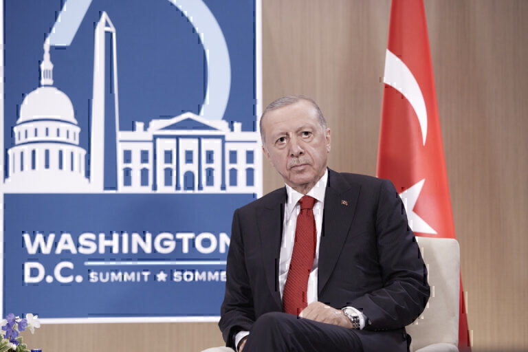 Ερντογάν μετά τη συνάντηση με τον Μητσοτάκη: H Τουρκία συνεχίζει τις προσπάθειές της για την ανάπτυξη πνεύματος αλληλεγγύης με την Ελλάδα