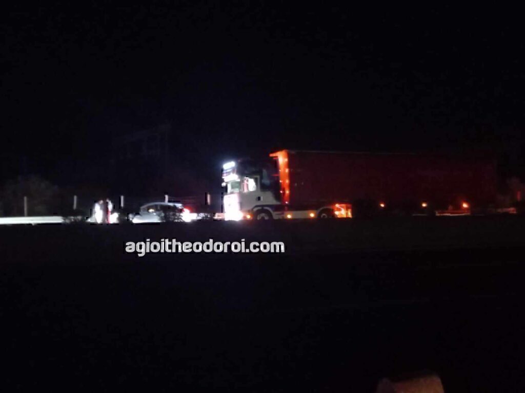 Πανικός στην Εθνική: Ζημιές σε πάνω από 15 αυτοκίνητα από σκάσιμο σε λάστιχο φορτηγού