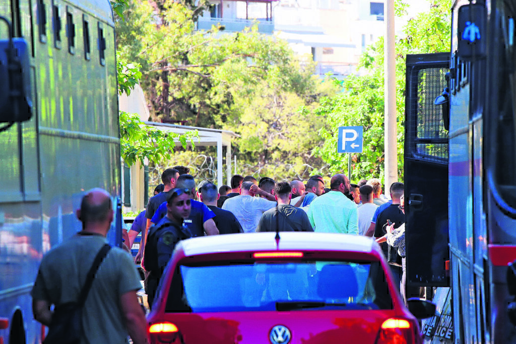 GREEK MAFIA ΚΑΙ ΧΟΥΛΙΓΚΑΝ Α.Ε: Αποκαλυπτικοί διάλογοι, με εκβιασμούς, εμπρησμούς, οπαδικές συμπλοκές και ξυλοδαρμούς