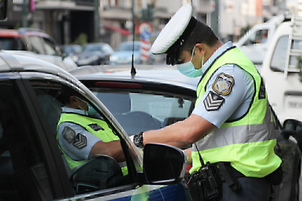 Τι αλλάζει στις κλήσεις της Τροχαίας: Mέσω SMS και e-mail η βεβαίωση της παράβασης