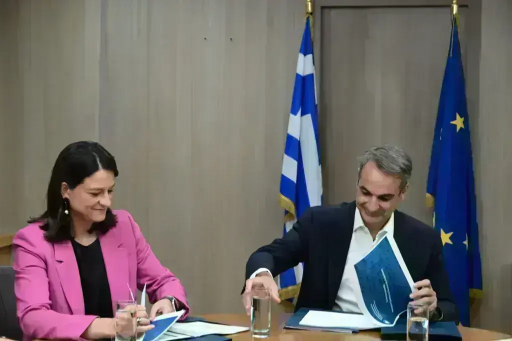 Μητσοτάκης από υπουργείο Εργασίας: Έκτακτη ενίσχυση των συνταξιούχων τα Χριστούγεννα