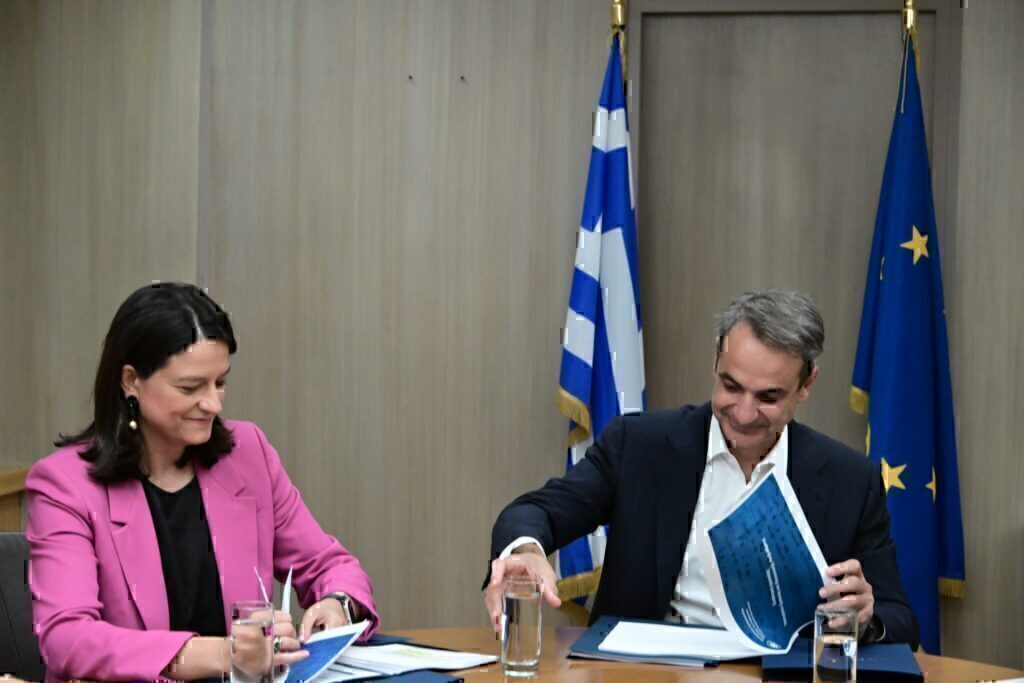 Μητσοτάκης από υπουργείο Εργασίας: Έκτακτη ενίσχυση των συνταξιούχων τα Χριστούγεννα