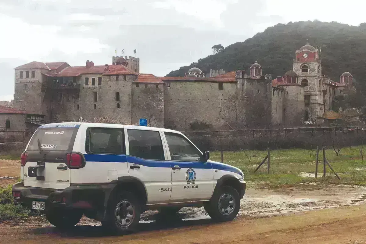 Άγιον Όρος: Ταμπουρωμένοι μοναχοί δηλώνουν ότι θα αγωνιστούν «μέχρι τέλους» - Το σχέδιο επέμβασης στη Μονή Εσφιγμένου, έγγραφο ντοκουμέντο