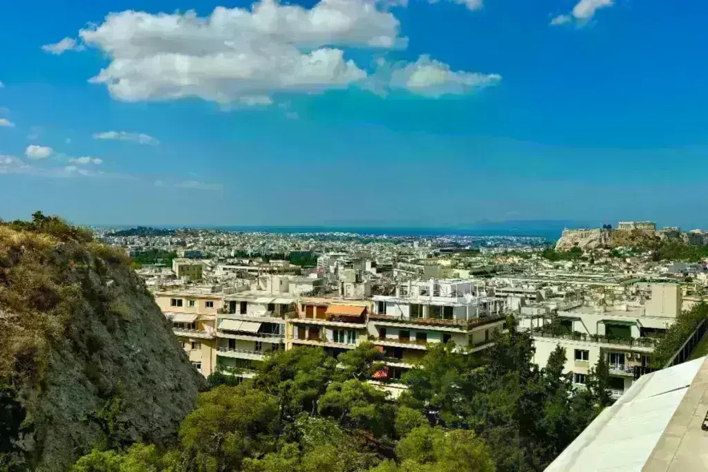 Οικόπεδα: Σε ανοδική τροχιά και στην Αττική – Που κυμαίνεται το κατασκευαστικό κόστος κατοικιώ