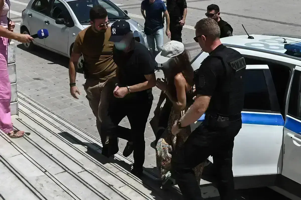 Δολοφονία στην Αρκαδία: Τι κατέθεσε η σύζυγος του δράστη για τον θάνατο του 64χρονου - Οι κατηγορίες που βαραίνουν το ζευγάρι [βίντεο]