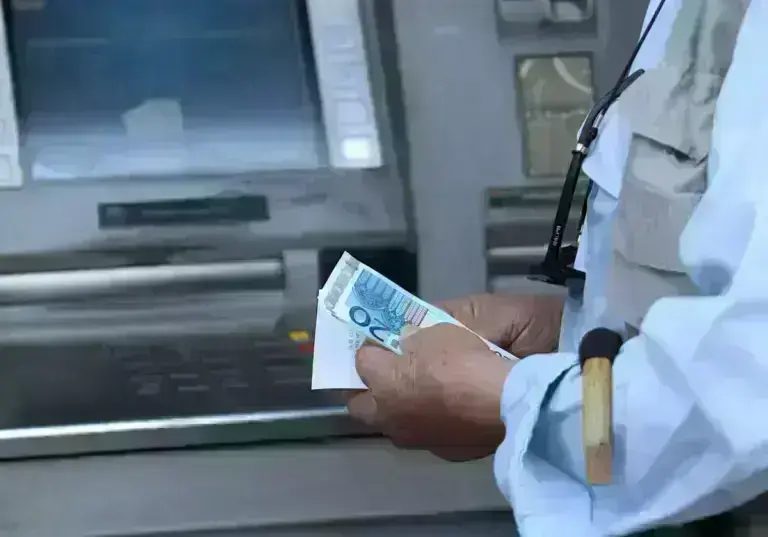 Συντάξεις Νοεμβρίου: Πότε θα είναι διαθέσιμα τα χρήματα στα ΑΤΜ
