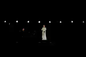 Ολυμπιακοί Αγώνες 2024: Ο πλανήτης υποκλίθηκε στην μοναδική Σελίν Ντιόν – Η συγκλονιστική της ερμηνεία πάνω στον πύργο του Άιφελ [βίντεο]