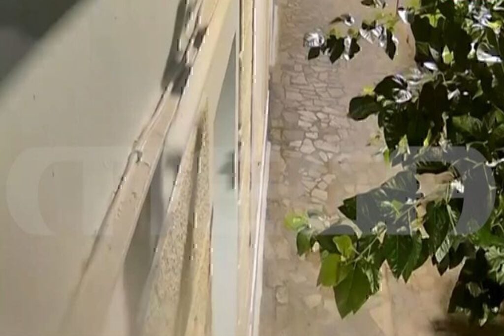 Ομόνοια: Βίντεο ντοκουμέντο από την επίθεση του «δράκου» σε νεαρή κοπέλα – Σώθηκε από τα ουρλι