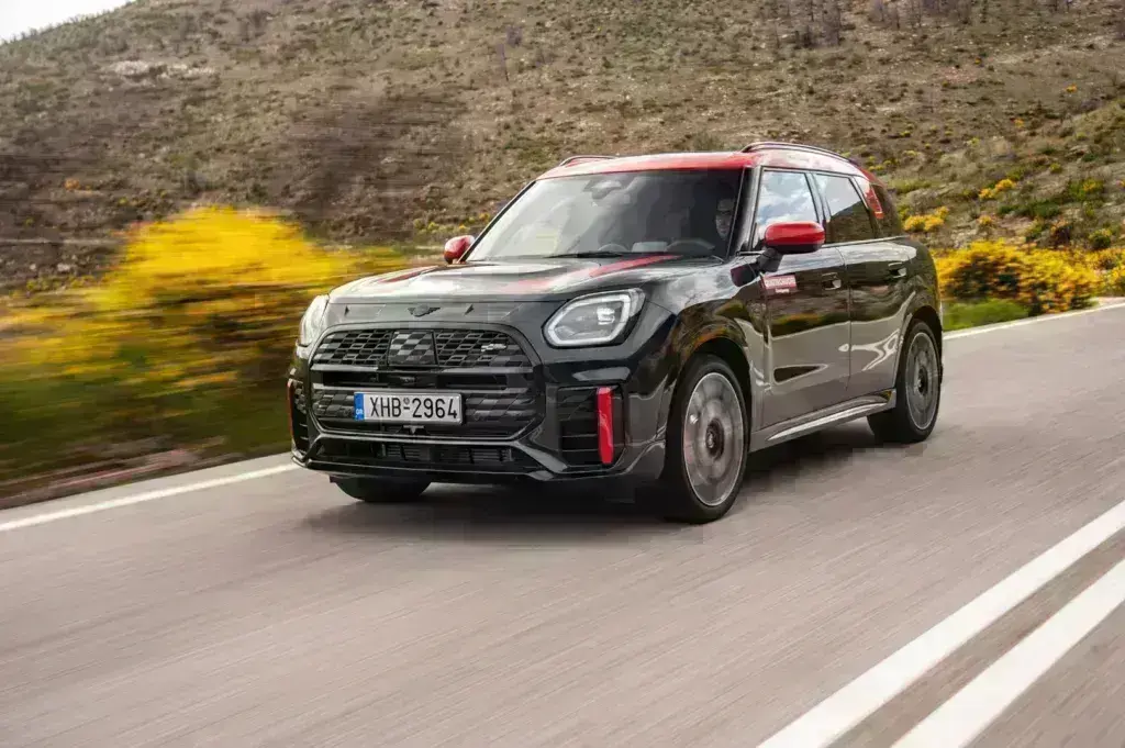 Δοκιμή Mini Countryman JCW: Hot & Large