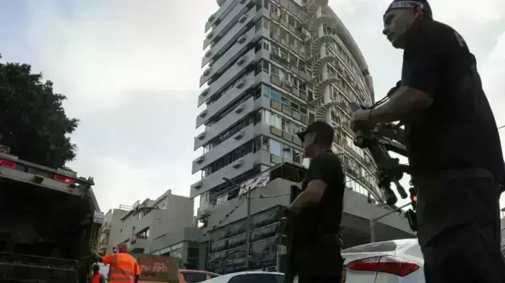 Τελ Αβίβ: Ένας νεκρός και 8 τραυματίες, από έκρηξη που προκάλεσε πτώση drone- Οι Χούθι ανέλαβαν την ευθύνη