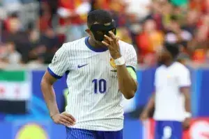 Euro 2024: Αποκάλυψη Ντεσάμπ για τη μάσκα του Εμπαπέ