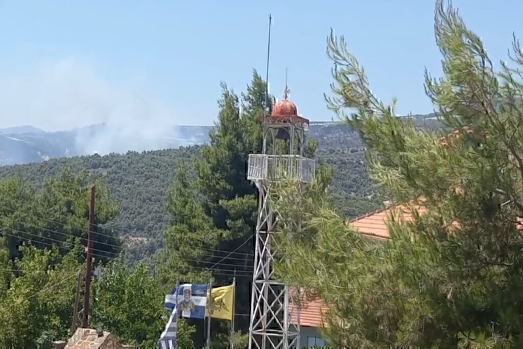 Μεγάλη φωτιά στην Κορινθία – Νέος συναγερμός στη Στιμάγκα [βίντεο]