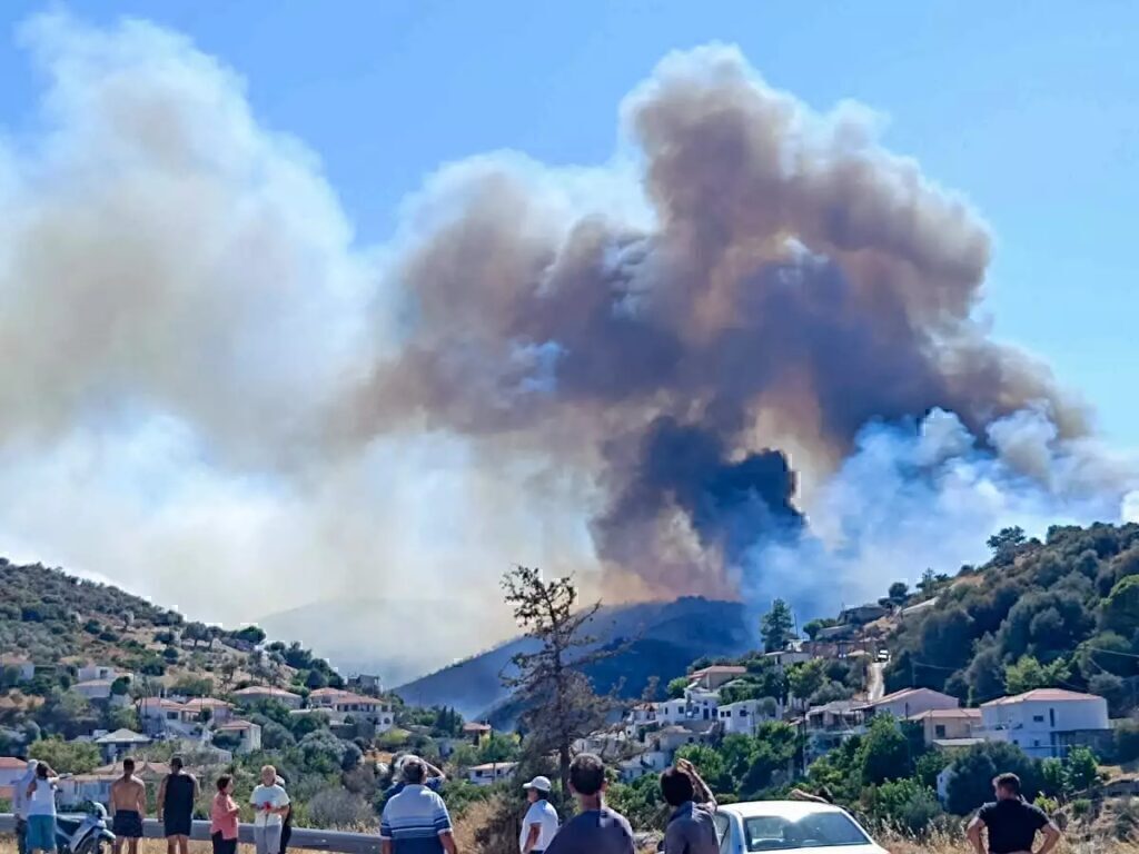 Εύβοια: Υπό μερικό έλεγχο η πυρκαγιά σε δασική έκταση στην Κάρυστο