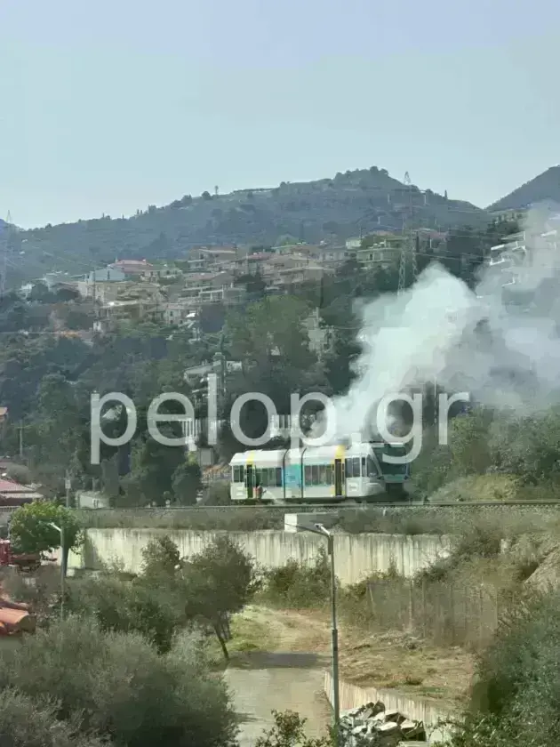 Συναγερμός για φωτιά σε βαγόνι του προαστιακού στην Ακράτα