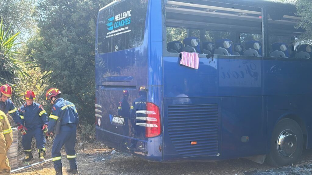 Τραγωδία στην Κέρκυρα: Ένας νεκρός και δύο σοβαρά τραυματίες από τη σύγκρουση λεωφορείου με νταλίκα