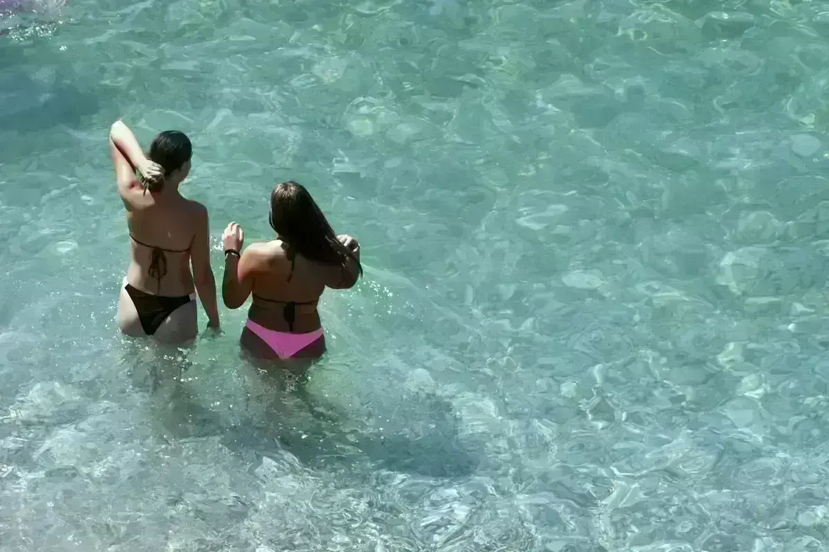 Καιρός: «Βράζει» η χώρα, 42αρια και στην Αττική – Οι 8 περιοχές που εκπέμπουν SOS – Αναλυτικός οδηγός προστασίας από το Meteo