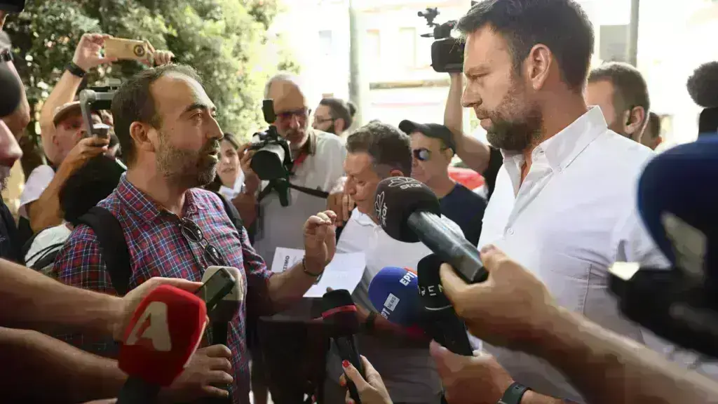Εργαζόμενοι της Αυγής στον Κασσελάκη: «Δεν ήρθες ποτέ να μας δεις, μάς έκλεισες από την Αμερική-Θα μ