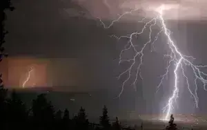 Κακοκαιρία «ATENA»: Ξεκίνησε η επέλαση στη χώρα, ήχησε το 112 - Σε πλήρη ετοιμότητα στρατός και σώματα ασφαλείας - Πού θα «χτυπήσει» τις επόμενες ώρες