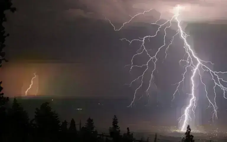 Κακοκαιρία «ATENA»: Ξεκίνησε η επέλαση στη χώρα, ήχησε το 112 - Σε πλήρη ετοιμότητα στρατός και σώματα ασφαλείας - Πού θα «χτυπήσει» τις επόμενες ώρες